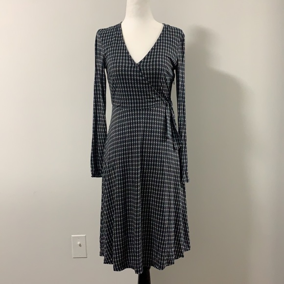 Caroll Paris Dresses & Skirts - Caroll Paris Geometric Long-Sleeve V-Neck Winter Dress